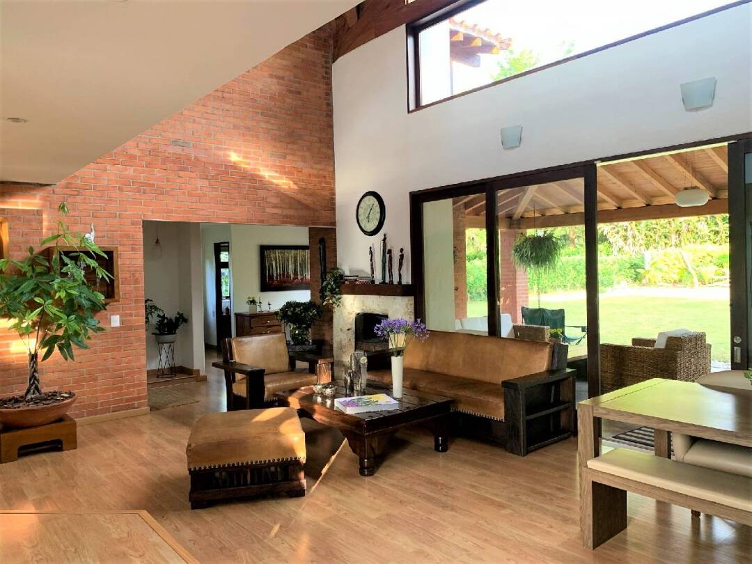 VC92 En el corazón de LLANOGRANDE, Casa con 4 alcobas para VENTA